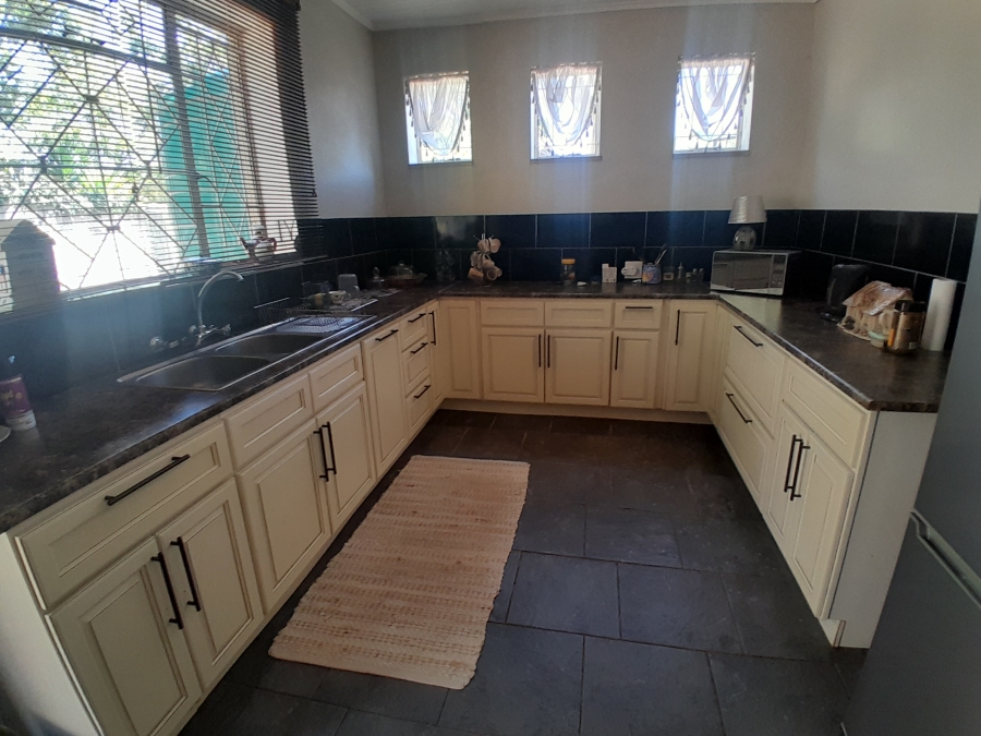 6 Bedroom Property for Sale in Florida Park Gauteng