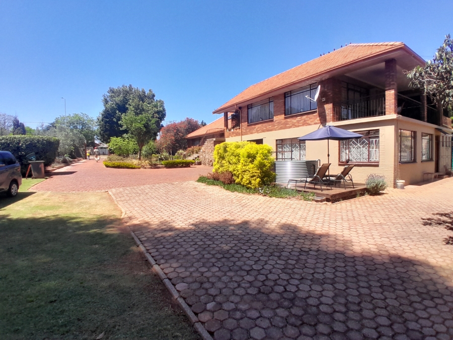 6 Bedroom Property for Sale in Florida Park Gauteng
