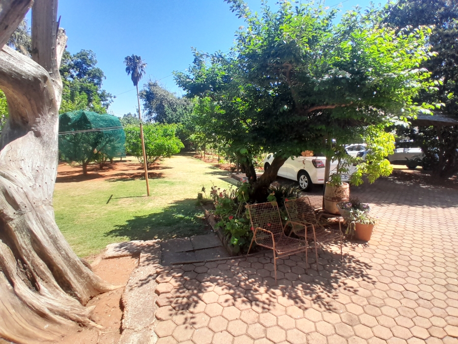 6 Bedroom Property for Sale in Florida Park Gauteng