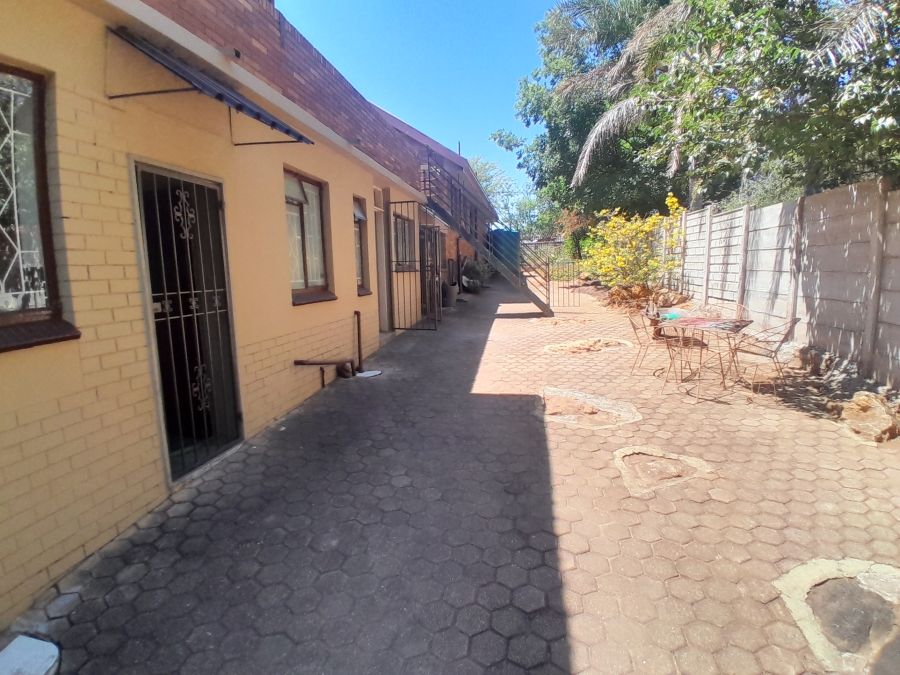 6 Bedroom Property for Sale in Florida Park Gauteng