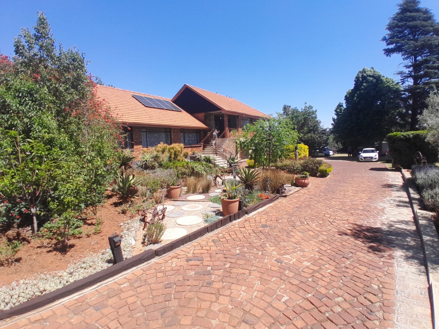 6 Bedroom Property for Sale in Florida Park Gauteng