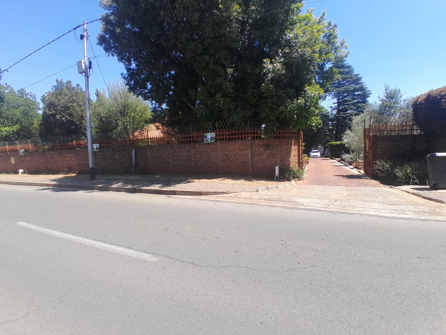 6 Bedroom Property for Sale in Florida Park Gauteng