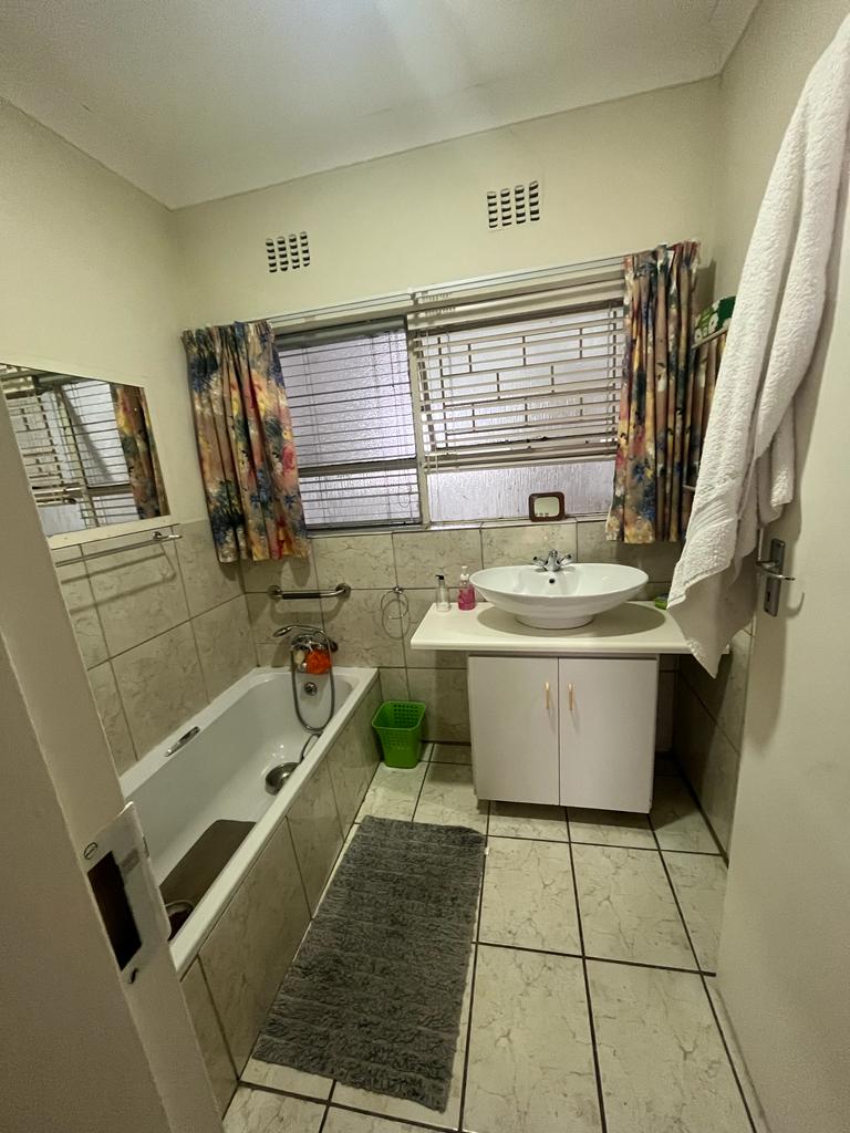 5 Bedroom Property for Sale in Three Rivers Gauteng