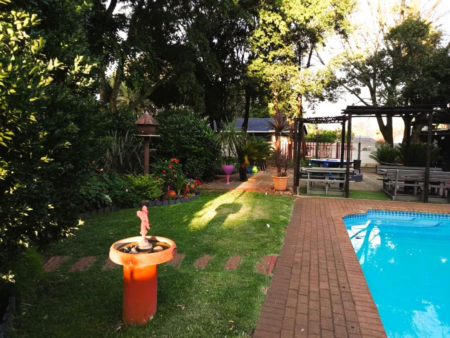 5 Bedroom Property for Sale in Three Rivers Gauteng