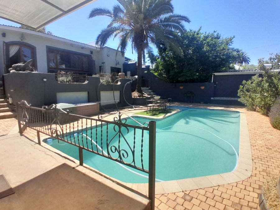 8 Bedroom Property for Sale in Florida Gauteng