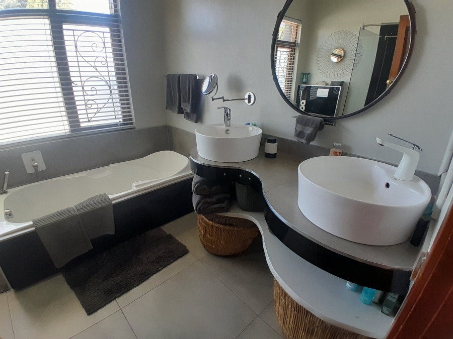 8 Bedroom Property for Sale in Florida Gauteng