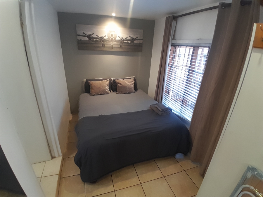 8 Bedroom Property for Sale in Florida Gauteng