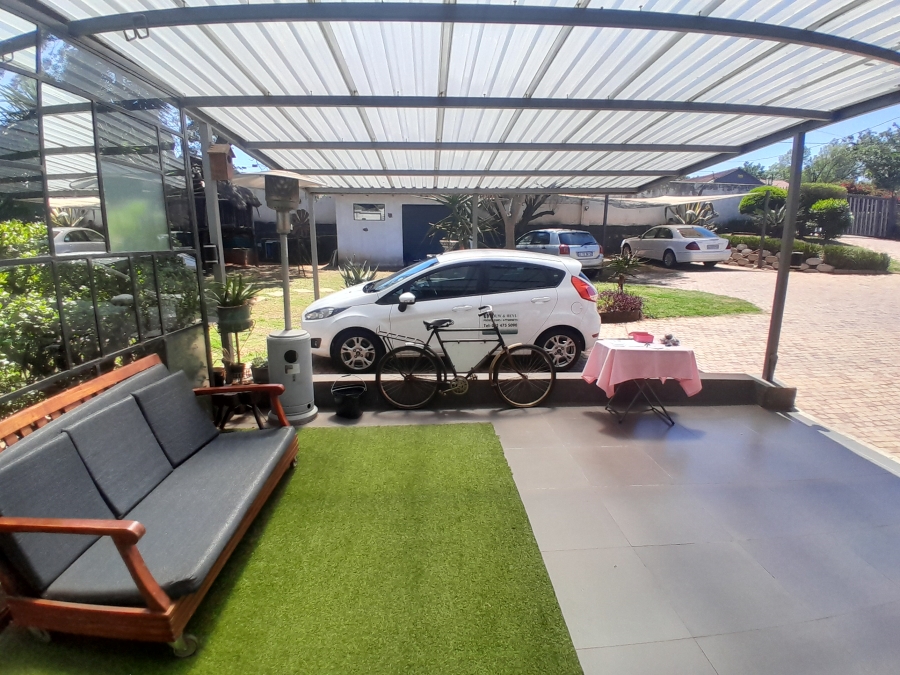 8 Bedroom Property for Sale in Florida Gauteng
