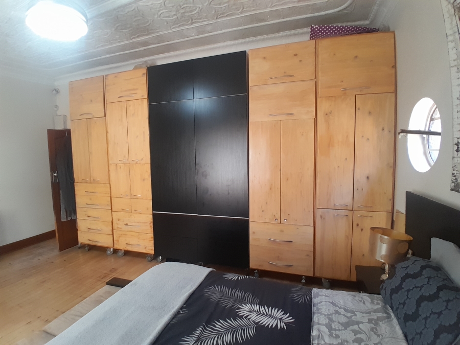 8 Bedroom Property for Sale in Florida Gauteng