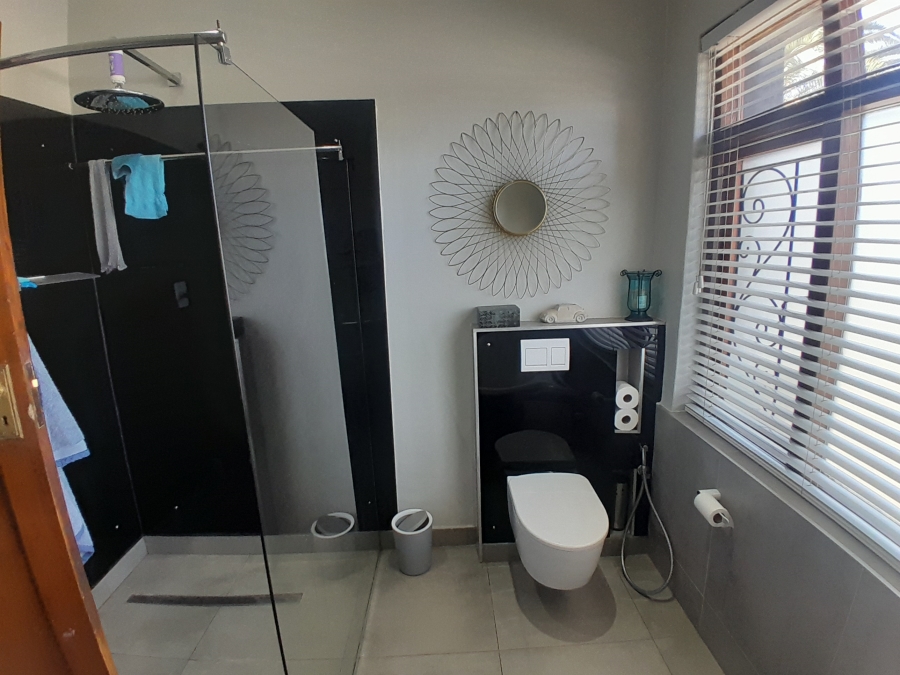 8 Bedroom Property for Sale in Florida Gauteng