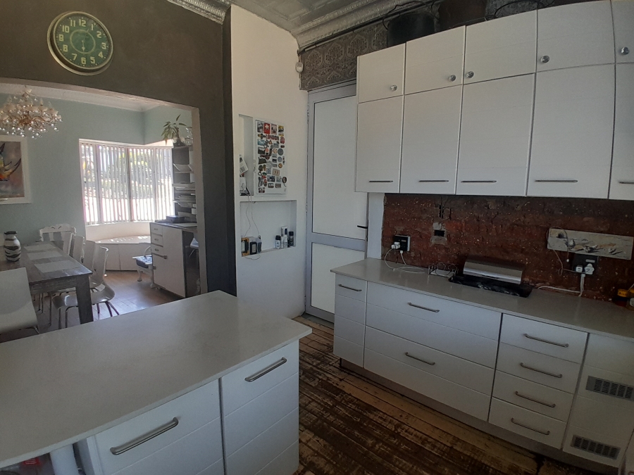 8 Bedroom Property for Sale in Florida Gauteng