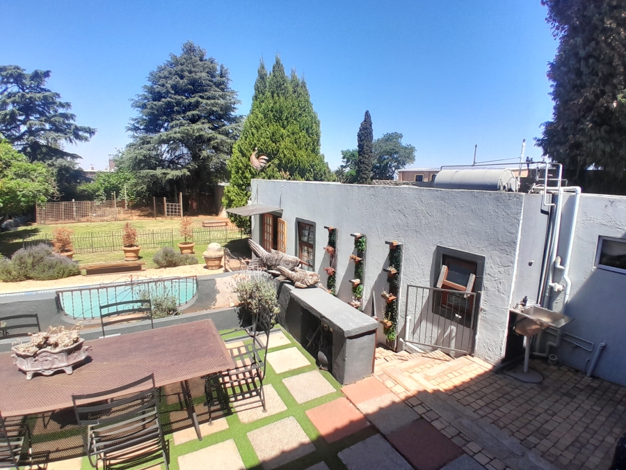 8 Bedroom Property for Sale in Florida Gauteng