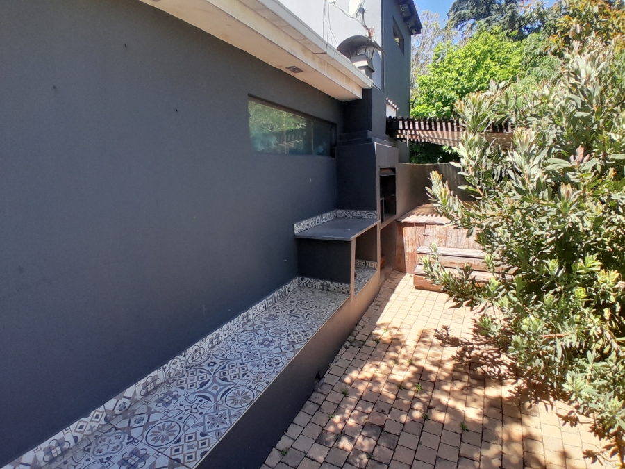 8 Bedroom Property for Sale in Florida Gauteng