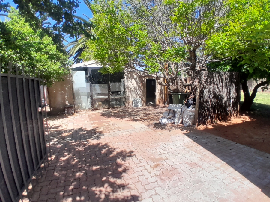 8 Bedroom Property for Sale in Florida Gauteng