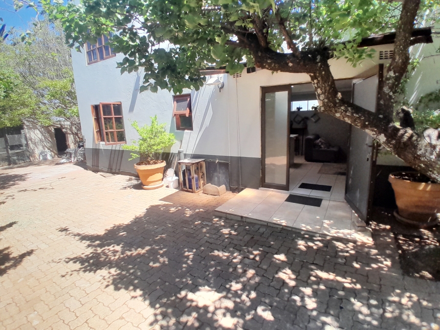 8 Bedroom Property for Sale in Florida Gauteng