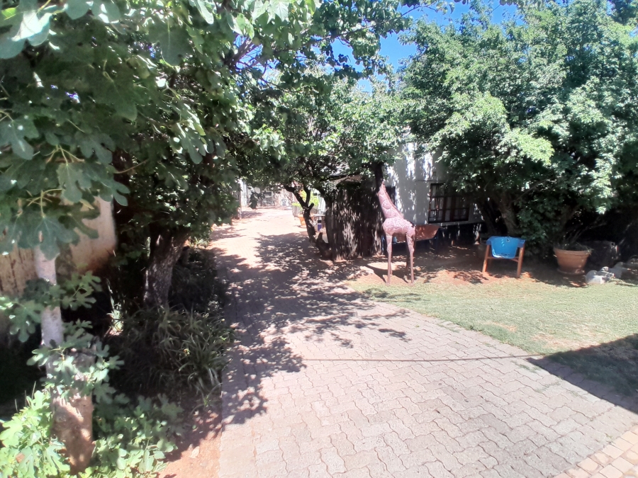 8 Bedroom Property for Sale in Florida Gauteng