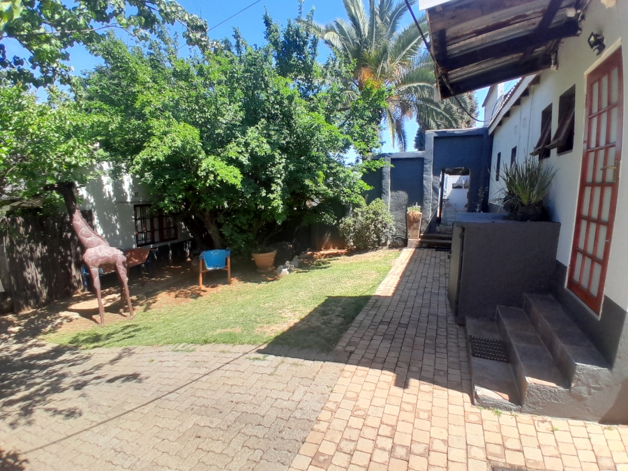 8 Bedroom Property for Sale in Florida Gauteng