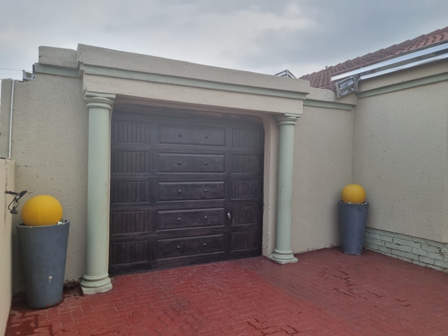 3 Bedroom Property for Sale in Mabopane Gauteng