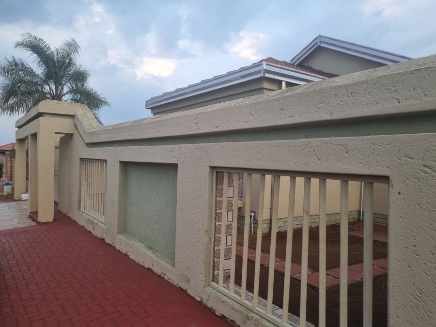 3 Bedroom Property for Sale in Mabopane Gauteng