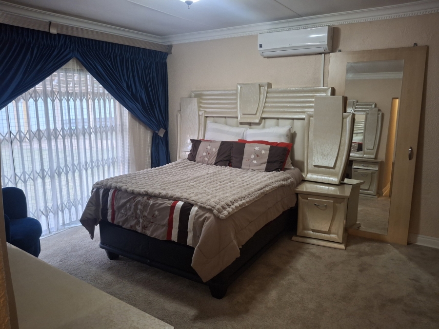 4 Bedroom Property for Sale in Farrarmere Gauteng