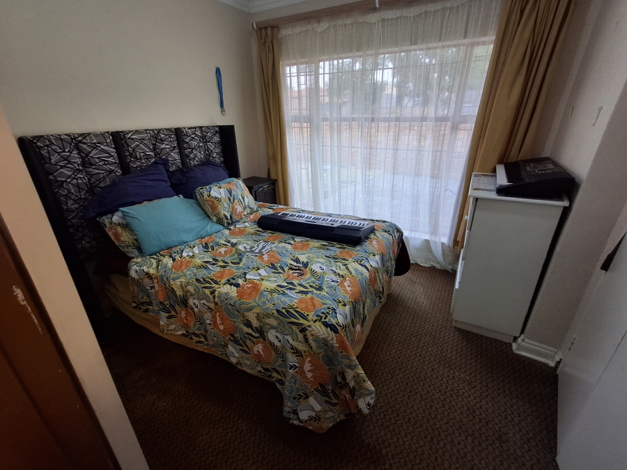 4 Bedroom Property for Sale in Farrarmere Gauteng