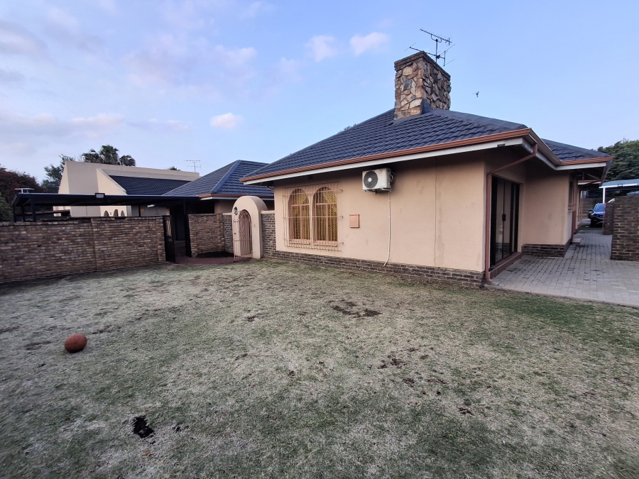 4 Bedroom Property for Sale in Farrarmere Gauteng