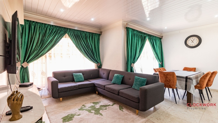 4 Bedroom Property for Sale in Farrarmere Gauteng