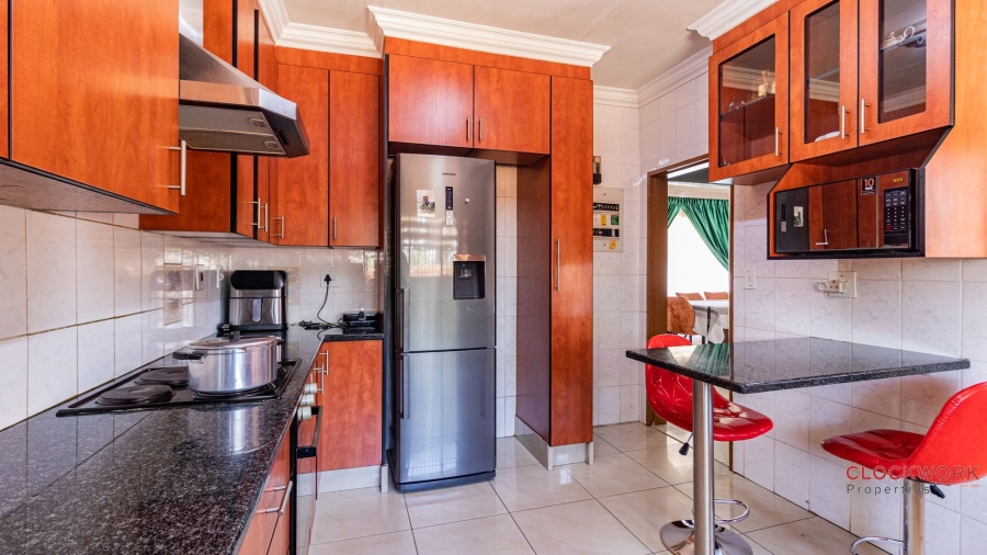 4 Bedroom Property for Sale in Farrarmere Gauteng