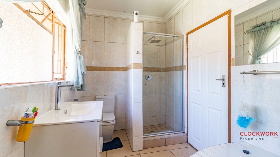 4 Bedroom Property for Sale in Farrarmere Gauteng