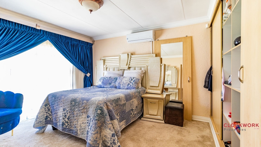 4 Bedroom Property for Sale in Farrarmere Gauteng