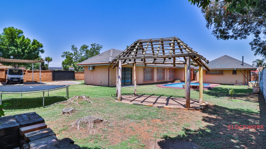 4 Bedroom Property for Sale in Farrarmere Gauteng