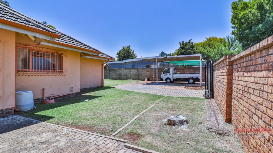 4 Bedroom Property for Sale in Farrarmere Gauteng
