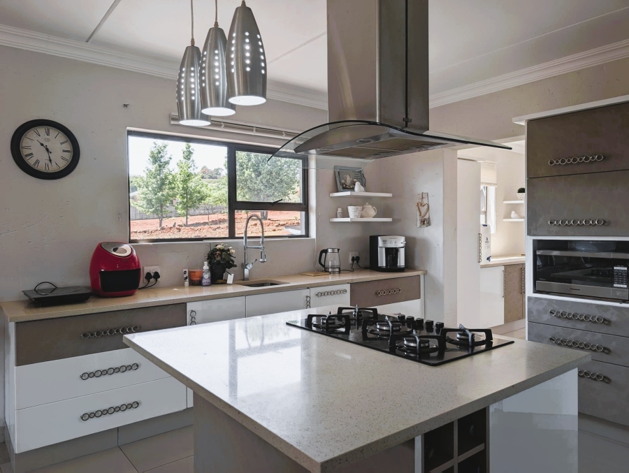 4 Bedroom Property for Sale in Blue Saddle Ranches Gauteng