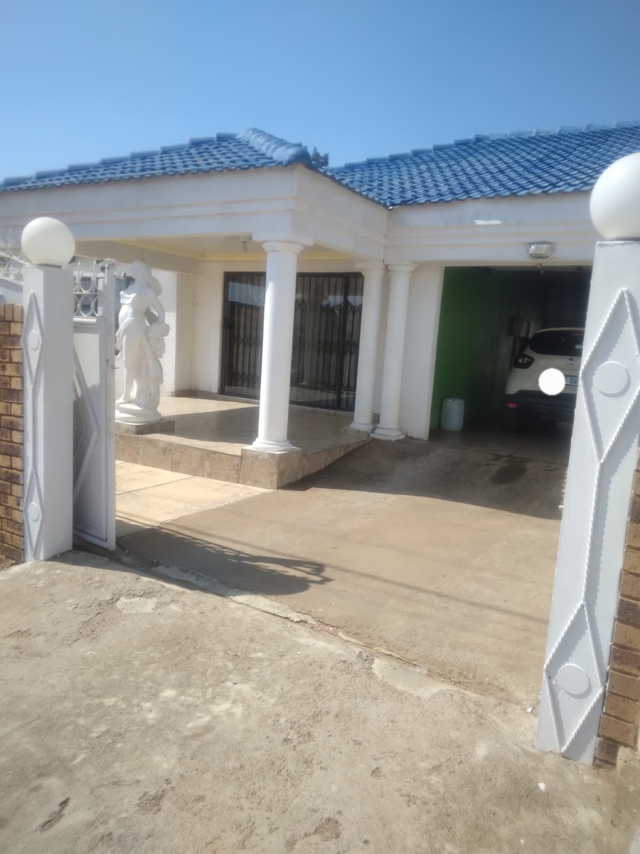 2 Bedroom Property for Sale in Mabopane Unit B Gauteng