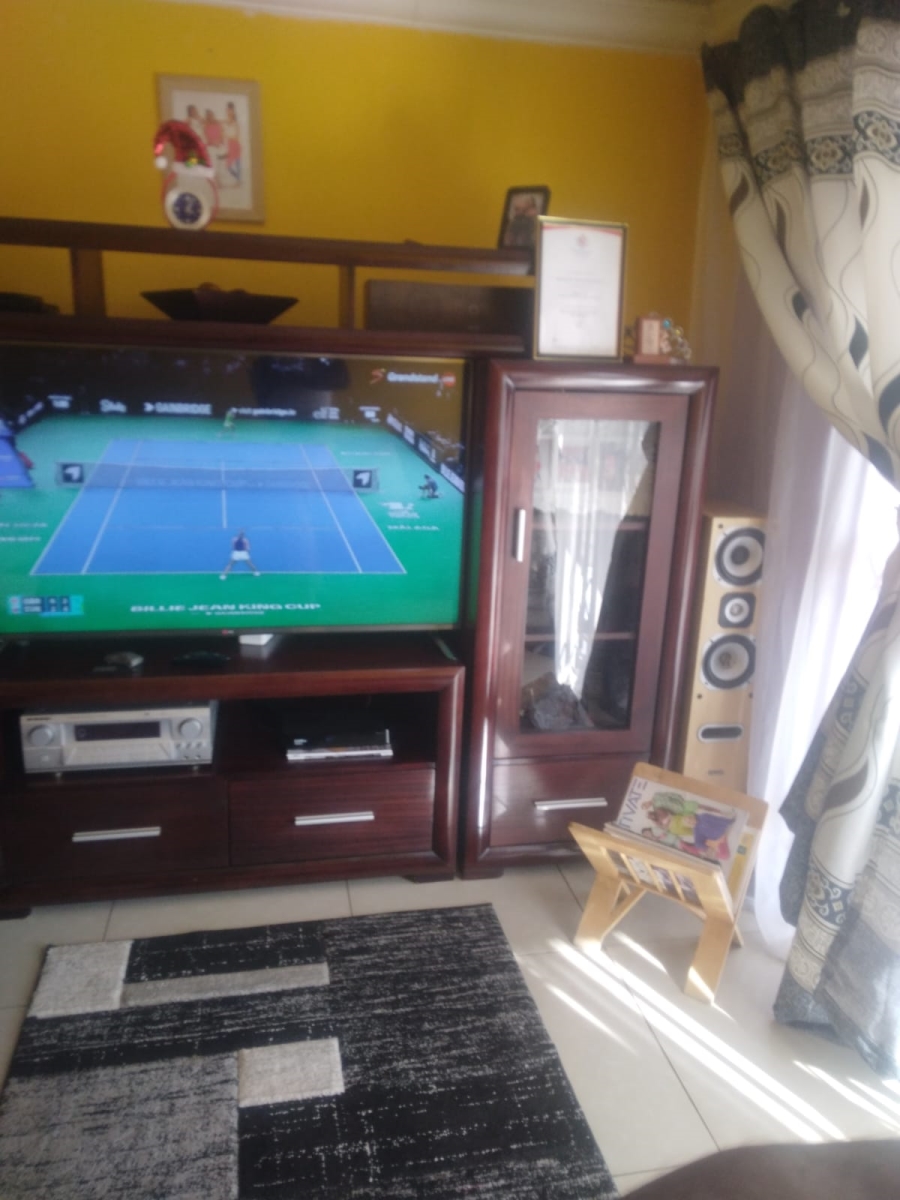 2 Bedroom Property for Sale in Mabopane Unit B Gauteng