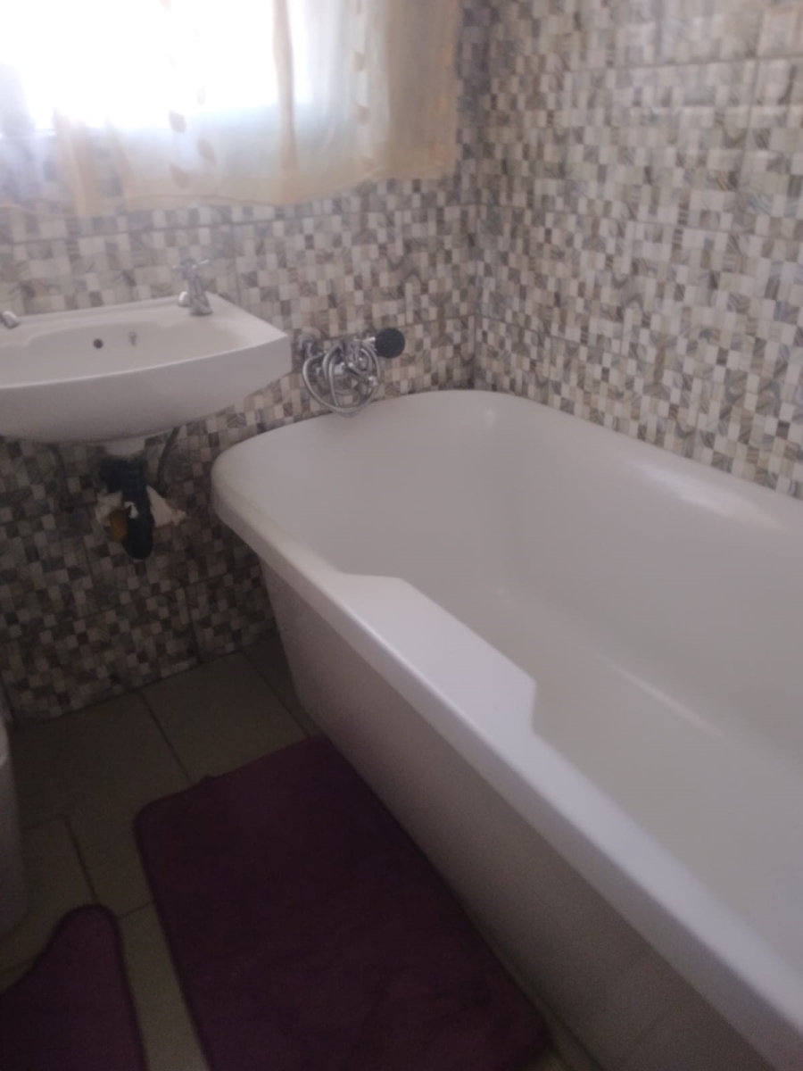 2 Bedroom Property for Sale in Mabopane Unit B Gauteng