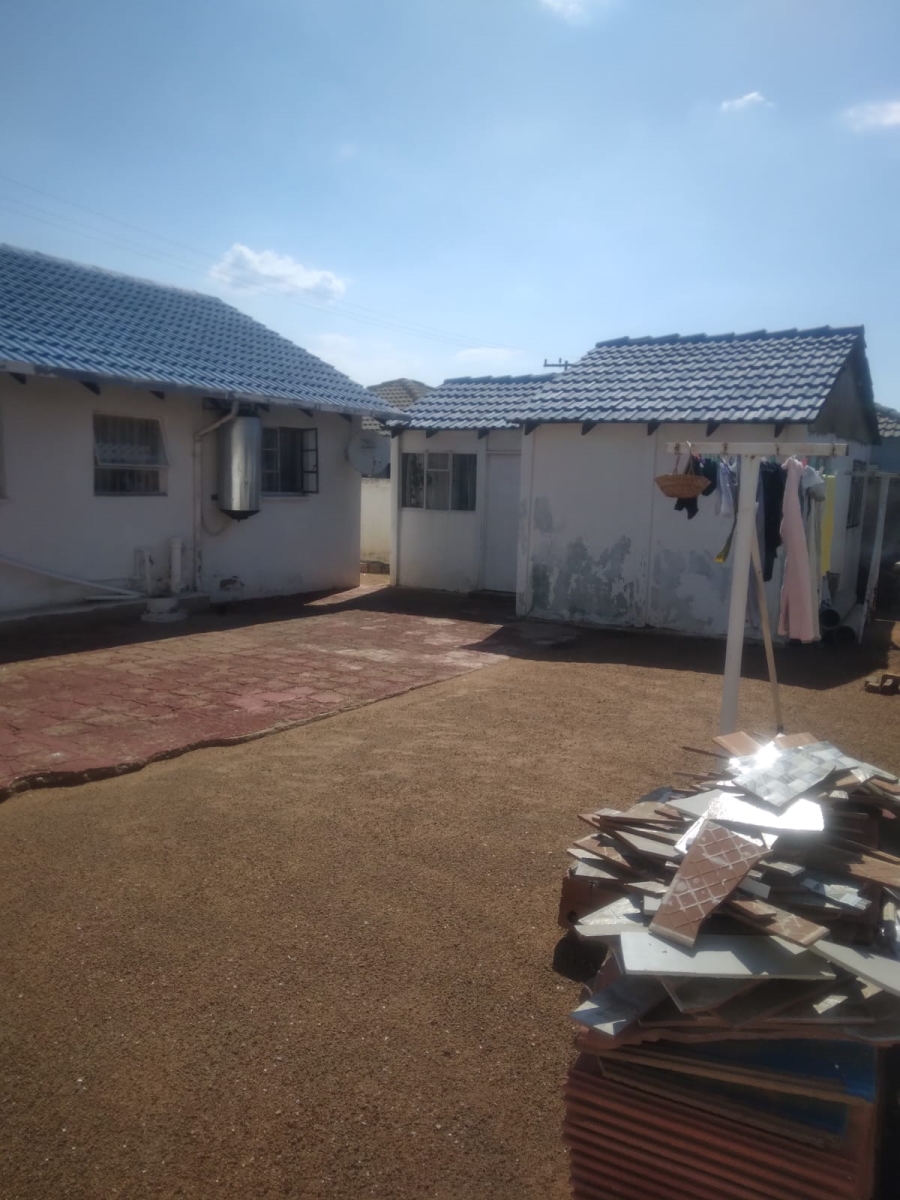 2 Bedroom Property for Sale in Mabopane Unit B Gauteng