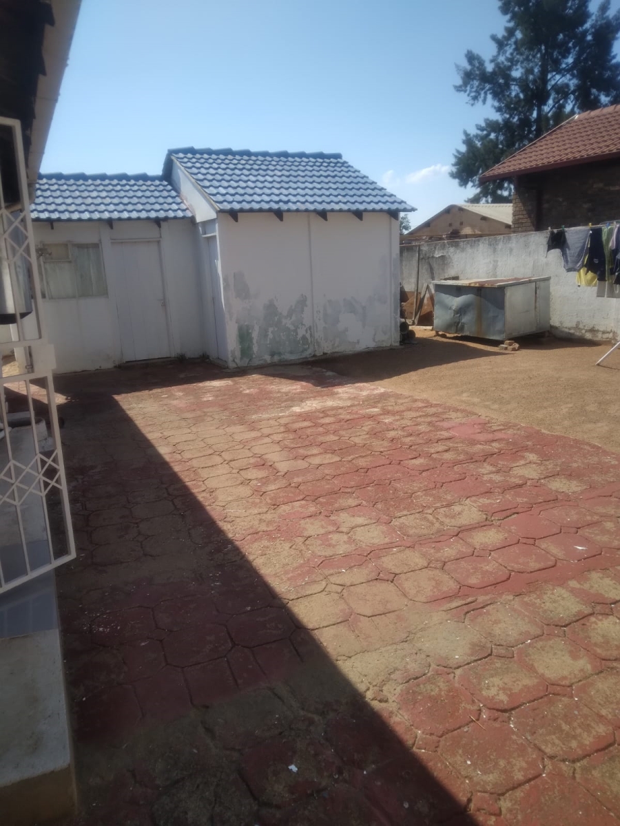 2 Bedroom Property for Sale in Mabopane Unit B Gauteng