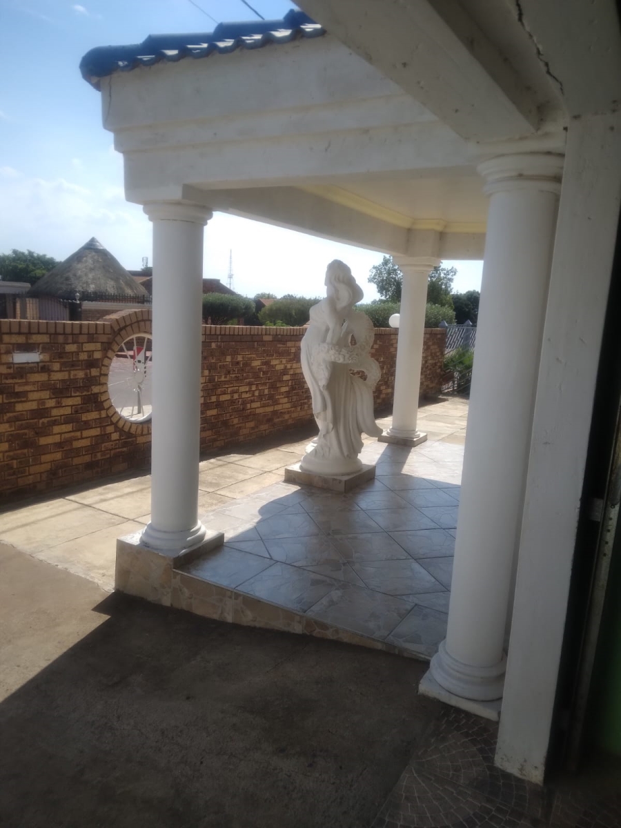 2 Bedroom Property for Sale in Mabopane Unit B Gauteng