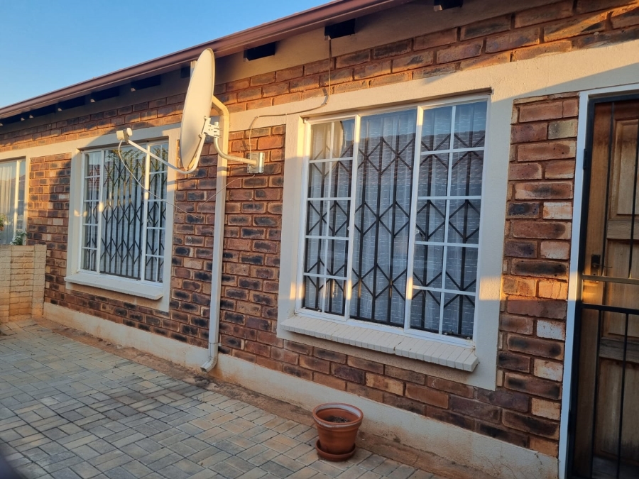 2 Bedroom Property for Sale in The Orchards Gauteng