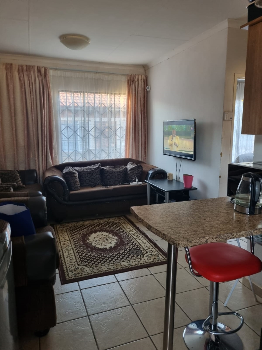 2 Bedroom Property for Sale in The Orchards Gauteng