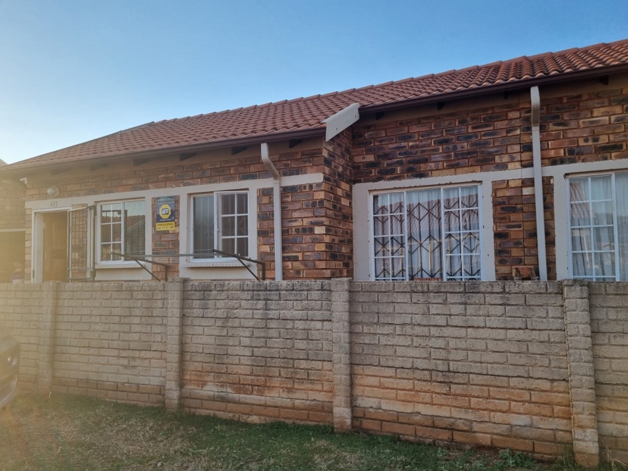 2 Bedroom Property for Sale in The Orchards Gauteng