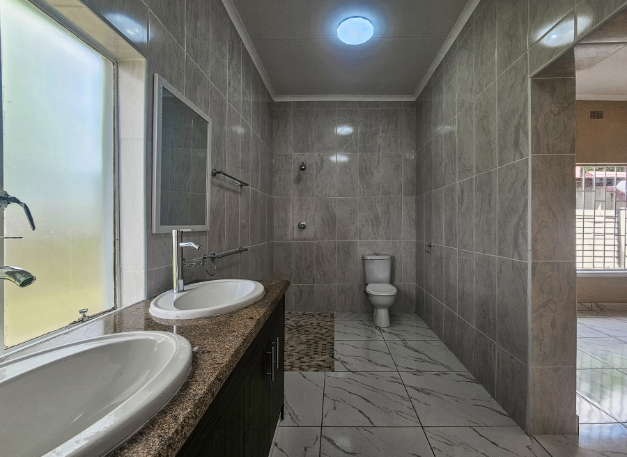 4 Bedroom Property for Sale in Villieria Gauteng