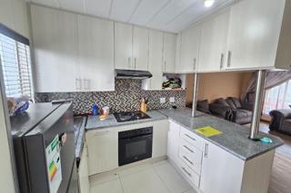 3 Bedroom Property for Sale in Linmeyer Gauteng