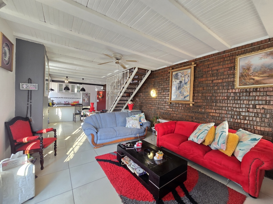 2 Bedroom Property for Sale in Linmeyer Gauteng