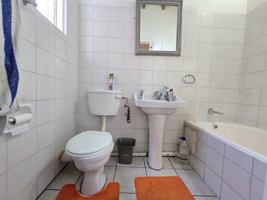 2 Bedroom Property for Sale in Linmeyer Gauteng