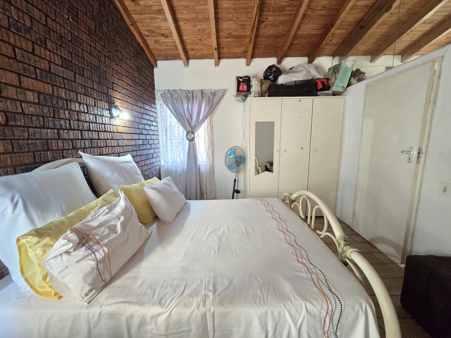 2 Bedroom Property for Sale in Linmeyer Gauteng
