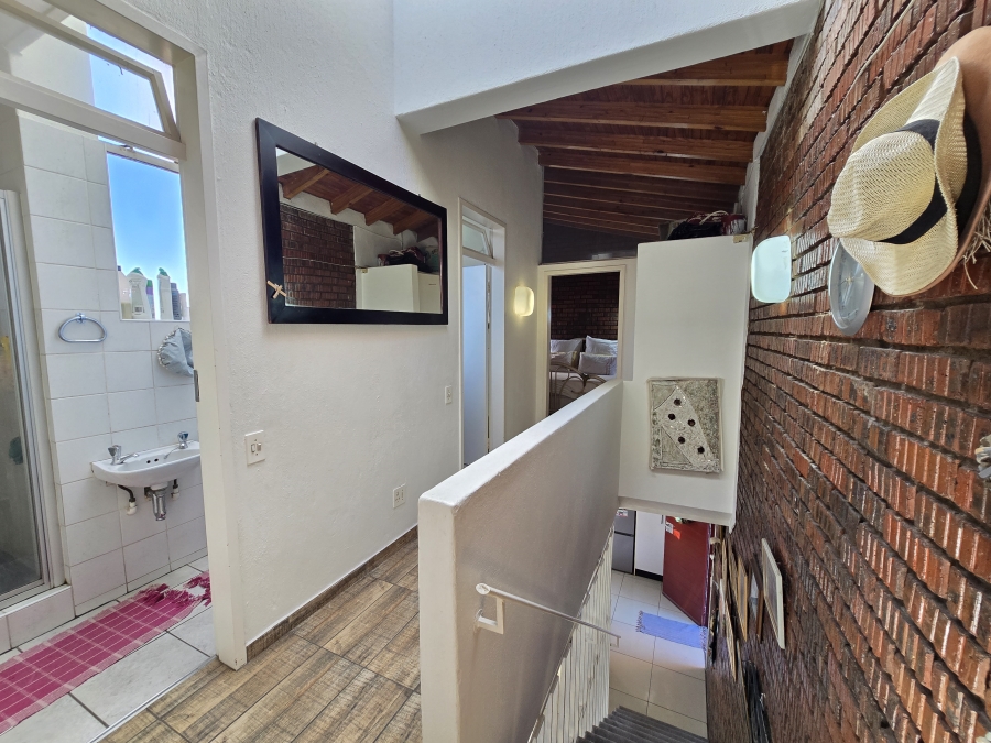 2 Bedroom Property for Sale in Linmeyer Gauteng