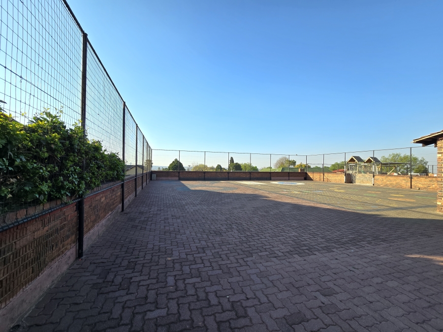 2 Bedroom Property for Sale in Linmeyer Gauteng