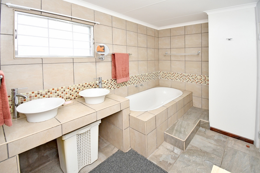 3 Bedroom Property for Sale in Glenhazel Gauteng